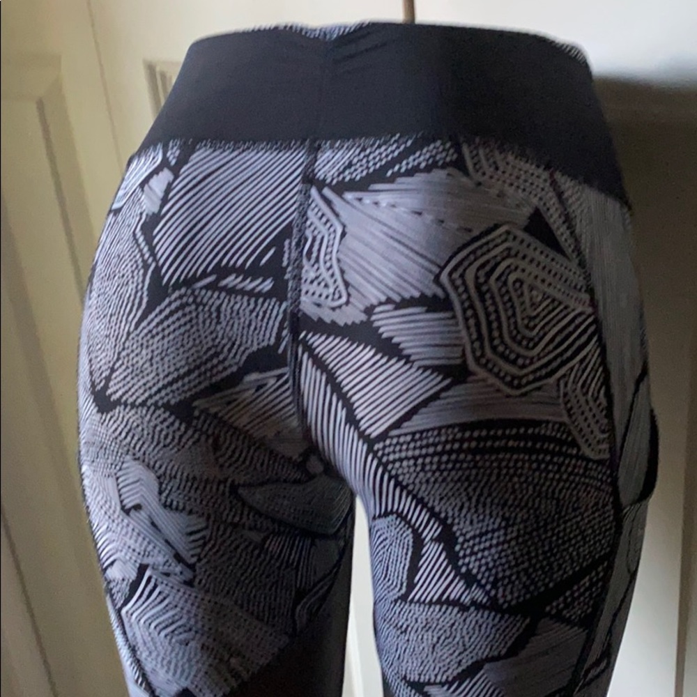 Lululemon 😊 - Picture 3 of 4
